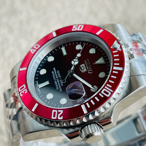COPY - Seiko Mods NH35 movement Japan 
With Red bull  Face ceramic bezel - Picture 2 of 9
